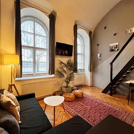 Twin Danube Lofts By Chain Bridge Apartamento